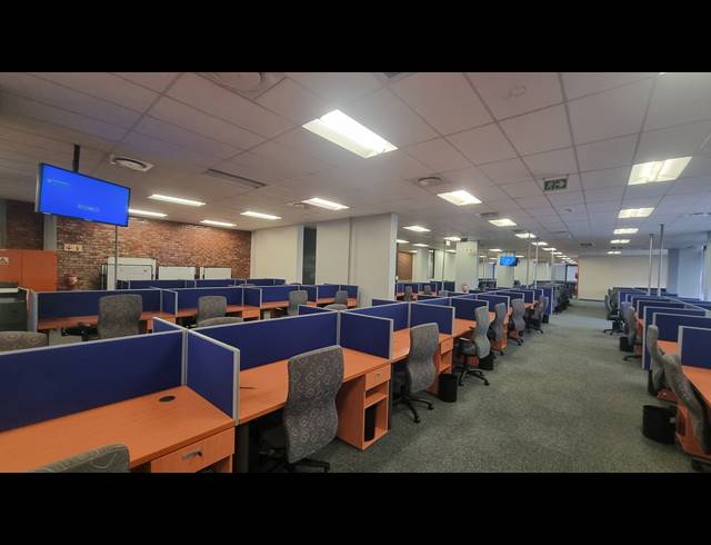 5,141M² OFFICE TO LET IN WOODSTOCK